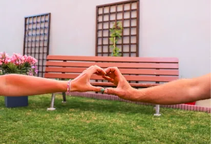 Les amoureux ont pu récupérer leur banc