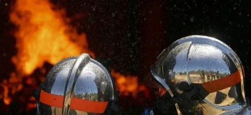 Une entreprise détruite par les flammes à Bar-sur-Aube