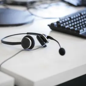 Recherche des conseillers relation client en urgence