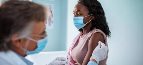 La vaccination pour tous les adultes avancée au 31 mai