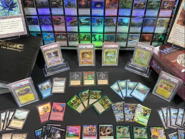 Une vente exceptionnelle de cartes Pokémon et Magic aux enchères