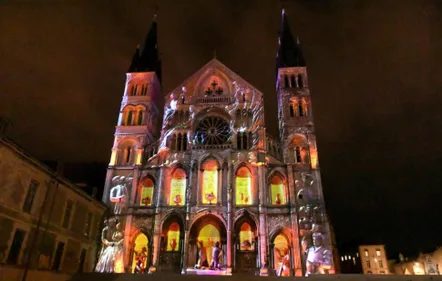 Regalia, retour et première