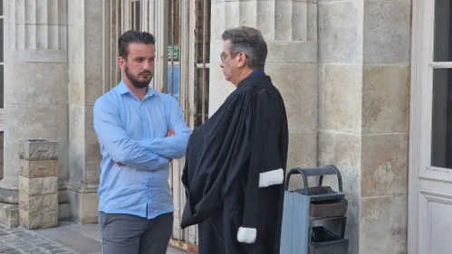 Calais: jugé pour violences sur des migrants quand il avait 19 ans,...