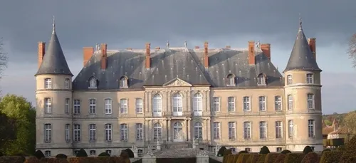 Julie Gayet mettra en scène l'opéra en plein air au château d'Haroué
