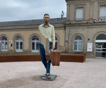 Lunéville : Le voyageur déchiré débarque en gare