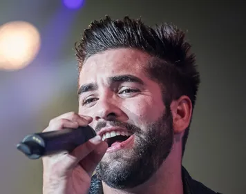 KENDJI FAIT UNE ANNONCE À SES FANS