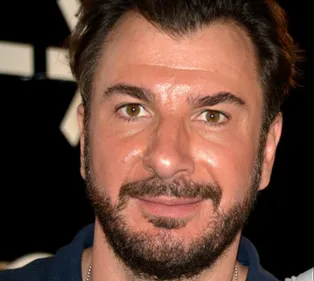 UN ARTISTE FRANÇAIS INNATENDU VA FAIRE SON RETOUR