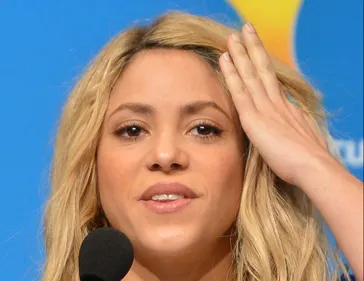 SHAKIRA CHANGE DE STYLE