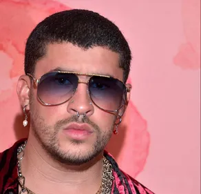 BAD BUNNY DÉVOILE UNE NOUVELLE COLLABORATION