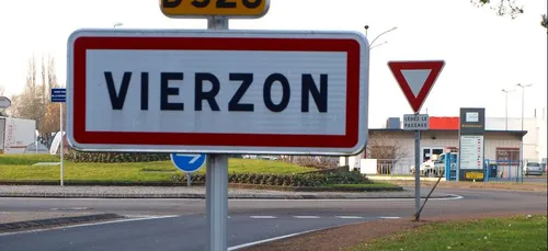 Vierzon : de nombreux élus présents pour défendre les hôpitaux menacés