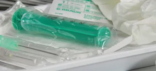 Après 42 000€ de chirurgie esthétique, une ado mal dans sa peau est...