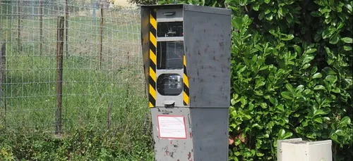 Loir-et-Cher : ils démontent et brûlent un radar à Villerbon