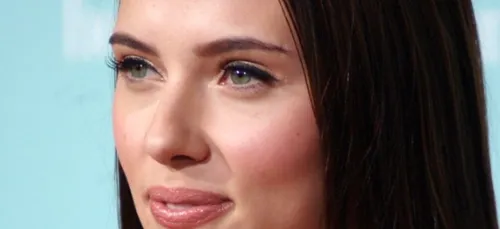 Scarlett Johansson : victime de "Fake Porn", elle réagit !
