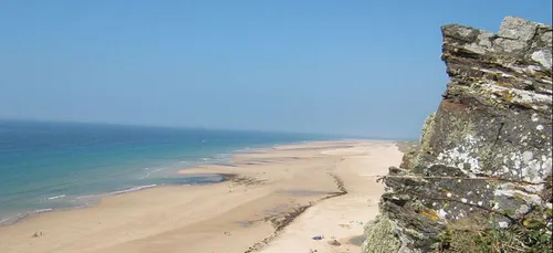 Disparition de Sala : des débris d’avion découverts sur une plage