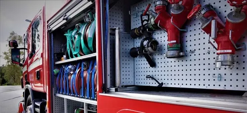 Cholet : les gilets jaunes soutiennent les pompiers, malmenés par...