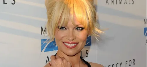 Furieuse, Pamela Anderson révèle l'infidélité d'Adil Rami !