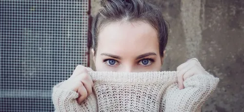 Voici l'astuce infaillible contre les pulls d’hiver qui grattent