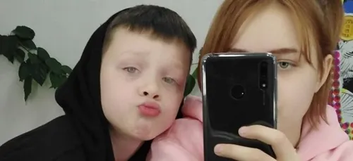 Elle devient influenceuse à 13 ans après être tombée enceinte de...