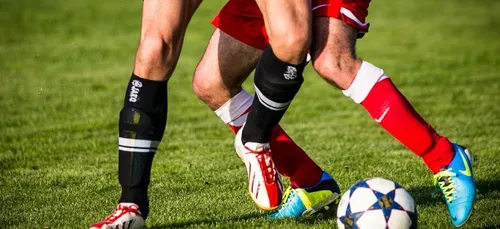 Des maillots de footballeurs aux enchères au profit de l'hôpital...
