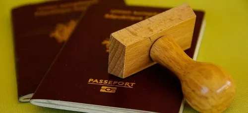 Affaire des passeports : un procès pour "faux" et "usage de faux"...