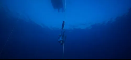 Apnée : un Français détient le nouveau record du monde (vidéo)