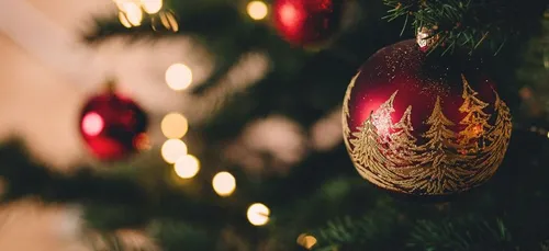 Covid : une infectiologue propose de célébrer Noël l'été prochain...