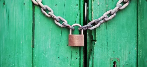 Un homme obèse bloqué chez lui porte plainte pour « non-assistance...