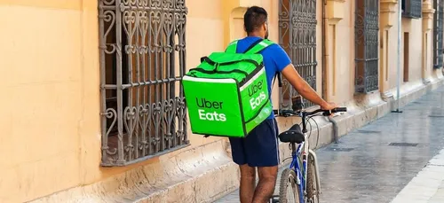 Elle pensait commander gratuitement sur Uber Eats depuis mars, en...