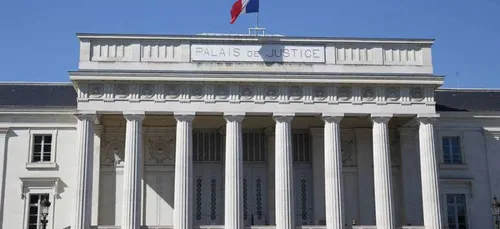 Tours : Un homme devant les tribunaux pour strangulation dans un bar