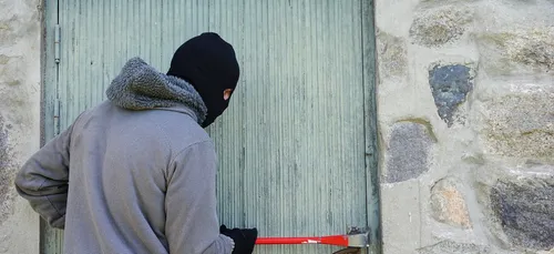 Deux-Sèvres : il tire sur deux cambrioleurs, l'un est décédé