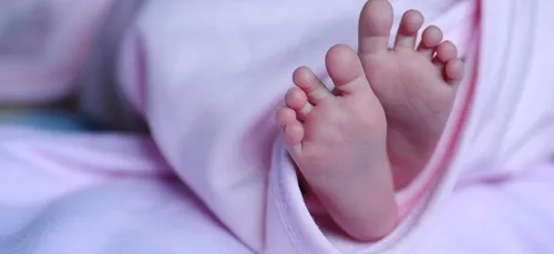 Laits infantiles : des lots retirés après la contamination de 20 bébés