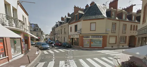Loiret : un incendie de voiture paralyse la circulation