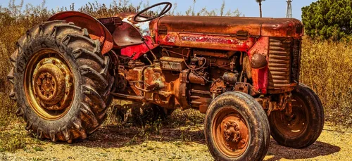 Deux-Sèvres : un homme meurt écrasé par son tracteur