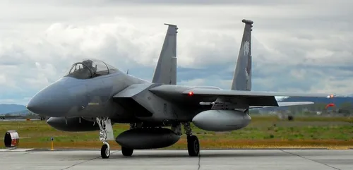 Orléans : Un avion militaire foudroyé en plein vol