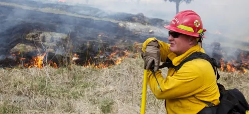Amilly : incendie en cours, plus de 350 tonnes de paille touchées