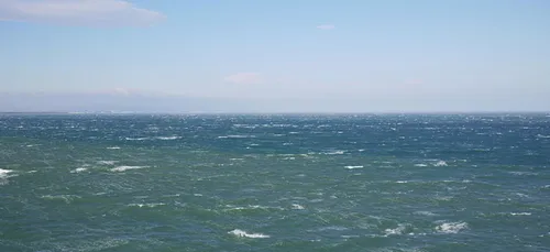 Une Indrienne de 14 ans fait 18km à la nage pour rejoindre l’île de Ré