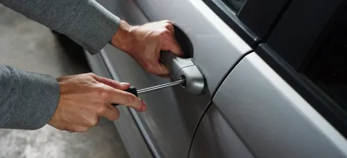 17 personnes interpellées dans le cadre d’un trafic de voiture volées