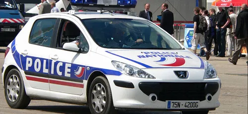Charente : il percute volontairement un véhicule de police et prend...