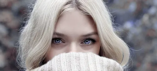Les personnes aux yeux clairs supportent mieux l’alcool