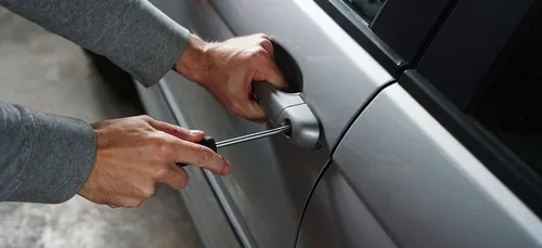 Anjou : il vole une voiture par erreur !