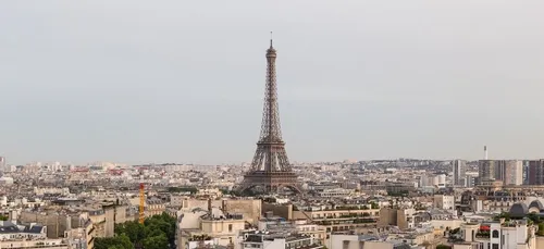 Covid-19 : Paris propose d’ouvrir des centres de vaccination dans...