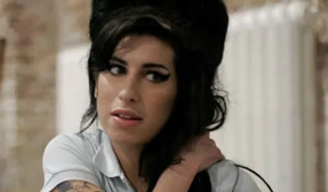 Amy Winehouse finalement ivre morte