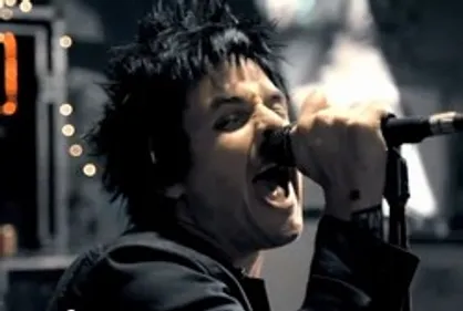 Regardez le clip de 'Oh Love' de Green Day !