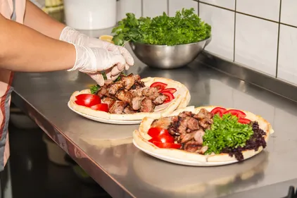 Cuisinier à temps plein à Laval