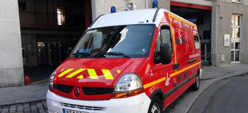 Un pavillon détruit par les flammes à Blain
