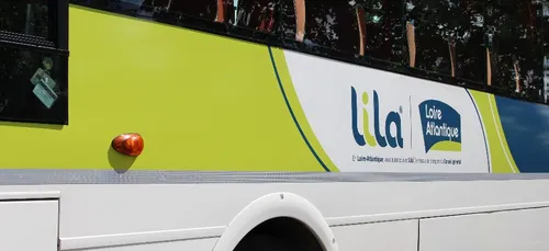 Grandchamp-des-Fontaines : un car scolaire reçoit des projectiles