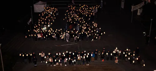 Les Sables d'Olonne : 300 personnes pour une fresque humaine lumineuse
