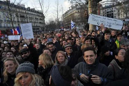 Sondage : 8 français sur 10 estiment que 2015 a été une mauvaise...