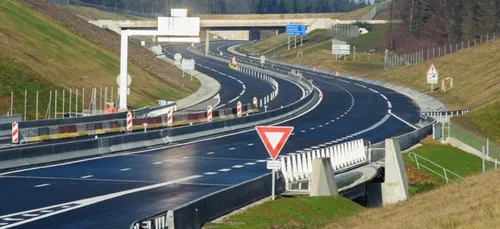 8 kilomètres de l'autoroute A304 ouverts le 21 décembre.