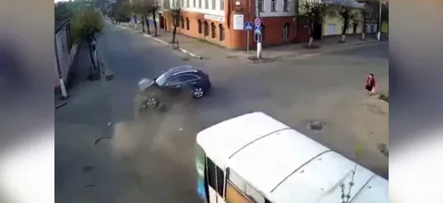 ((Vidéo) En Russie, une ville décide d'enlever les feux rouges d'un...